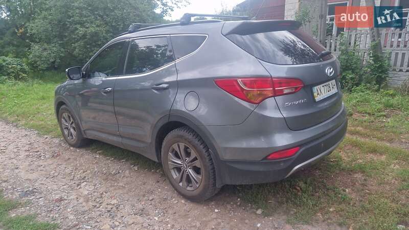 Позашляховик / Кросовер Hyundai Santa FE 2012 в Харкові