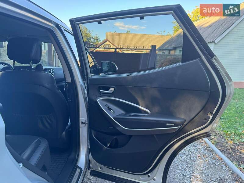 Позашляховик / Кросовер Hyundai Santa FE 2016 в Краснокутську