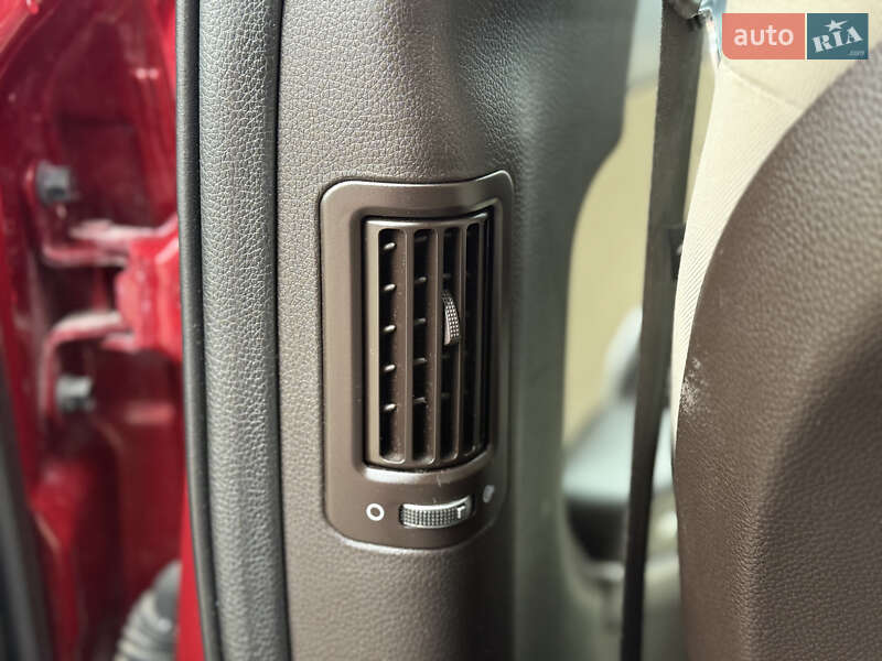 Позашляховик / Кросовер Hyundai Santa FE 2015 в Тернополі