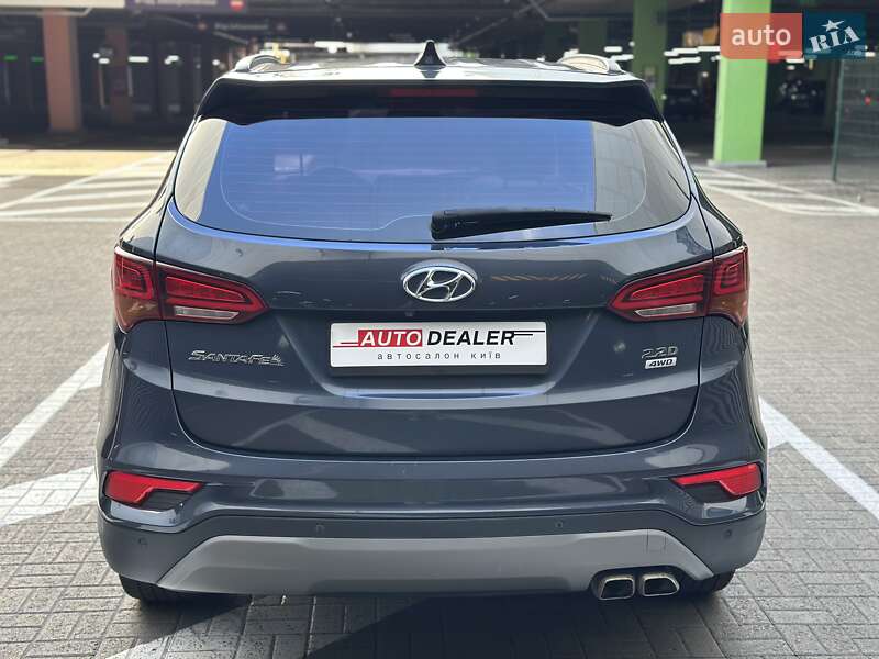 Внедорожник / Кроссовер Hyundai Santa FE 2017 в Киеве