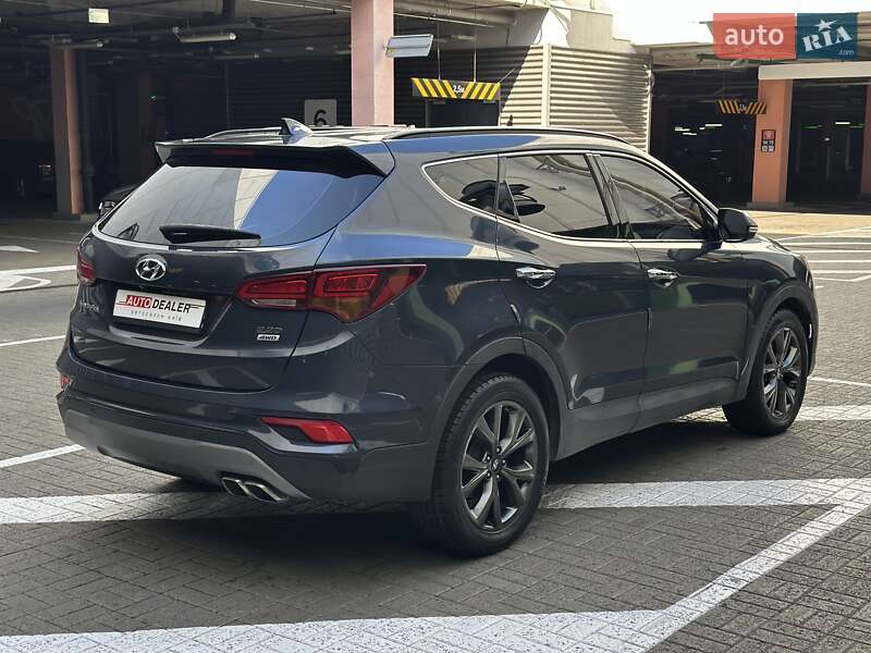 Внедорожник / Кроссовер Hyundai Santa FE 2017 в Киеве