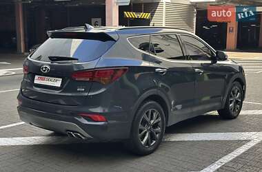 Внедорожник / Кроссовер Hyundai Santa FE 2017 в 
