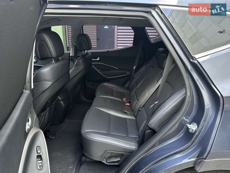Внедорожник / Кроссовер Hyundai Santa FE 2017 в Киеве