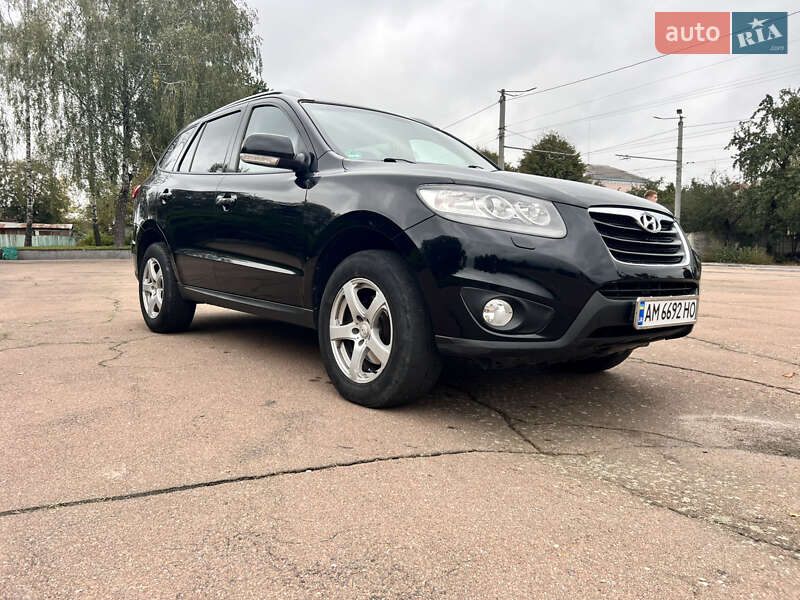 Внедорожник / Кроссовер Hyundai Santa FE 2011 в Житомире