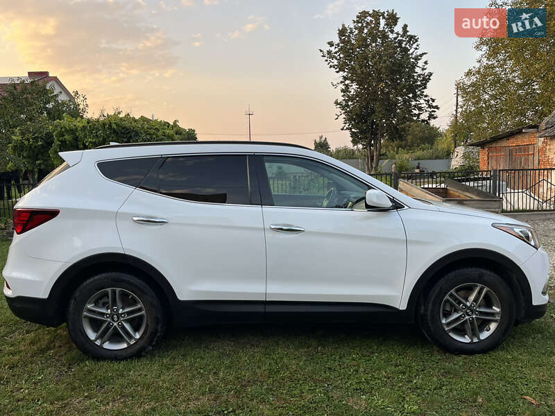 Внедорожник / Кроссовер Hyundai Santa FE 2016 в Борщеве