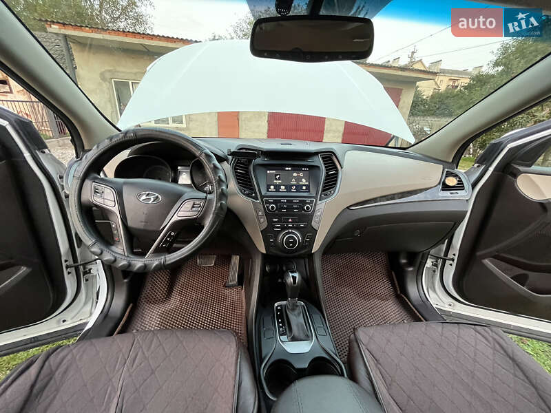 Внедорожник / Кроссовер Hyundai Santa FE 2016 в Борщеве