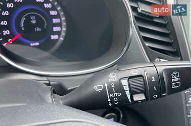 Внедорожник / Кроссовер Hyundai Santa FE 2013 в 
