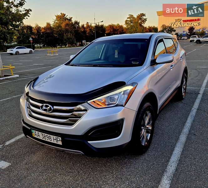Позашляховик / Кросовер Hyundai Santa FE 2015 в 