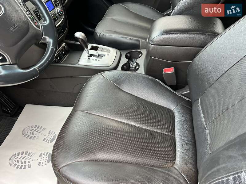 Внедорожник / Кроссовер Hyundai Santa FE 2012 в Радивилове