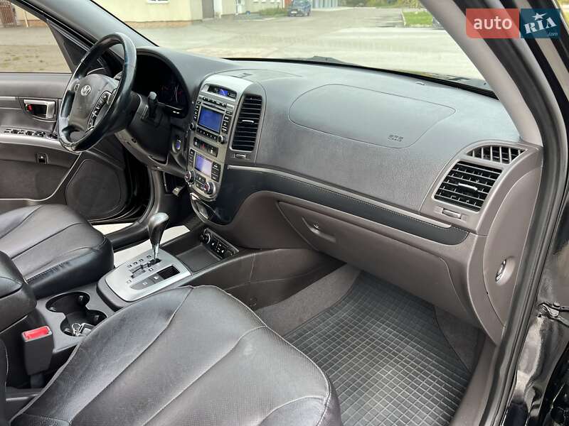 Внедорожник / Кроссовер Hyundai Santa FE 2012 в Радивилове