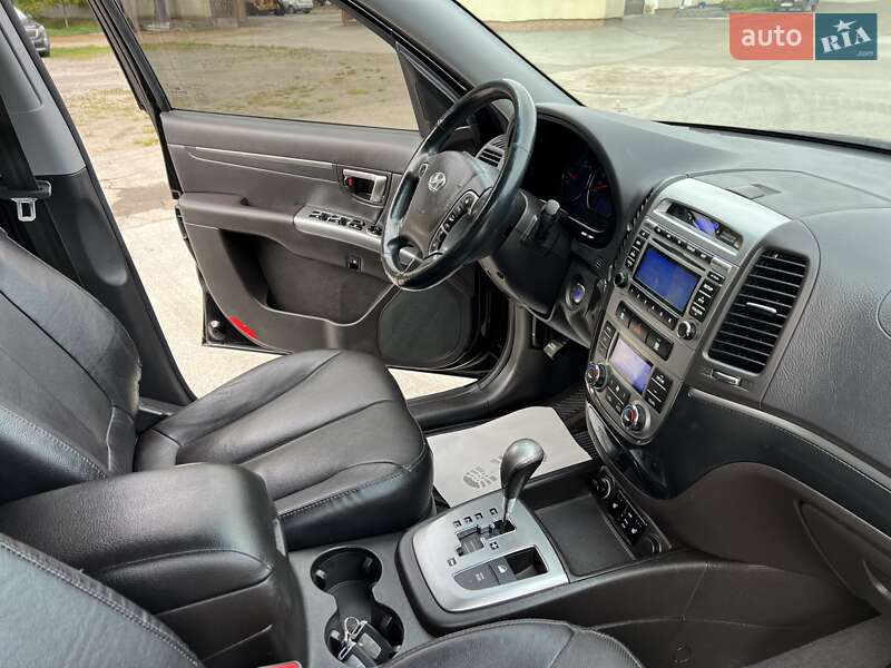 Внедорожник / Кроссовер Hyundai Santa FE 2012 в Радивилове