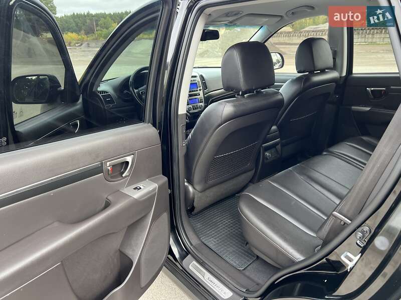 Внедорожник / Кроссовер Hyundai Santa FE 2012 в Радивилове