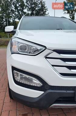 Внедорожник / Кроссовер Hyundai Santa FE 2014 в 