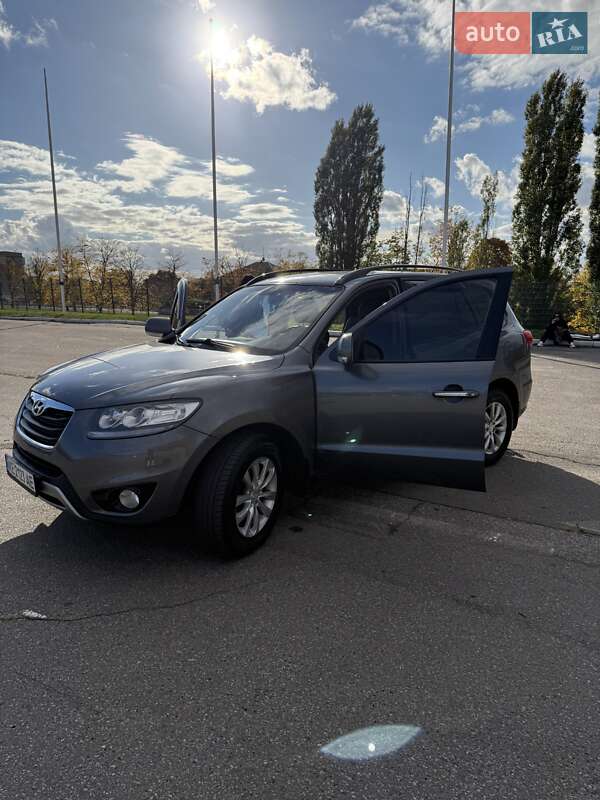 Позашляховик / Кросовер Hyundai Santa FE 2012 в Харкові