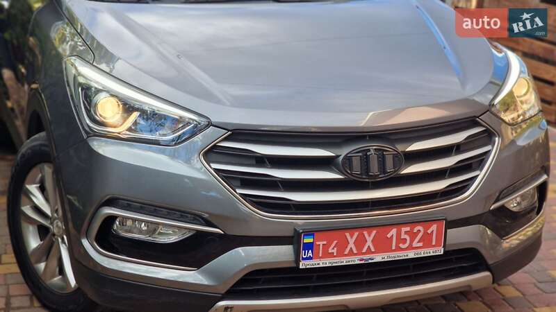 Внедорожник / Кроссовер Hyundai Santa FE 2016 в Подольске
