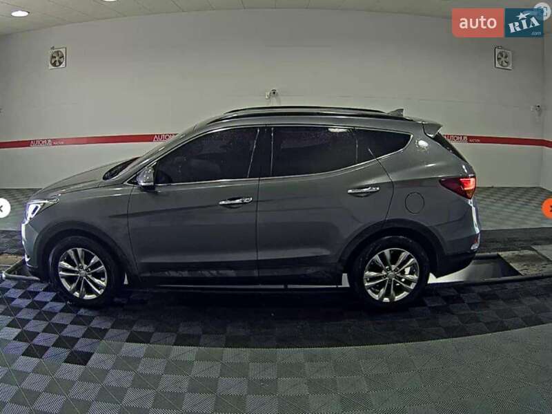 Внедорожник / Кроссовер Hyundai Santa FE 2016 в Подольске
