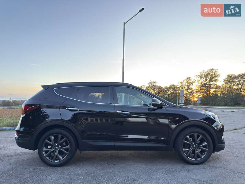 Внедорожник / Кроссовер Hyundai Santa FE 2015 в Радивилове