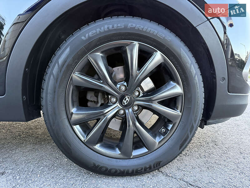 Внедорожник / Кроссовер Hyundai Santa FE 2015 в Радивилове