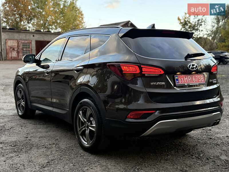 Внедорожник / Кроссовер Hyundai Santa FE 2016 в Гнивани