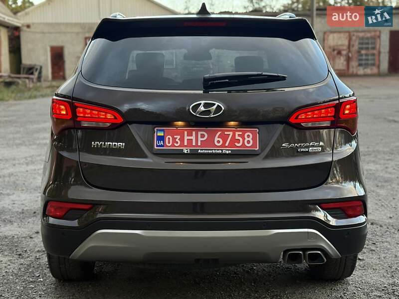 Внедорожник / Кроссовер Hyundai Santa FE 2016 в Гнивани