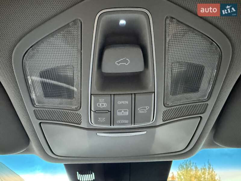 Внедорожник / Кроссовер Hyundai Santa FE 2016 в Гнивани
