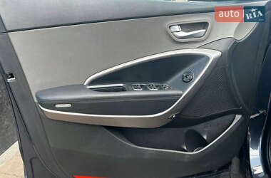 Внедорожник / Кроссовер Hyundai Santa FE 2015 в 