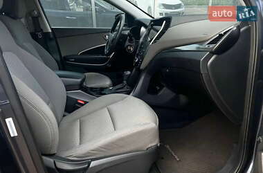 Внедорожник / Кроссовер Hyundai Santa FE 2015 в 
