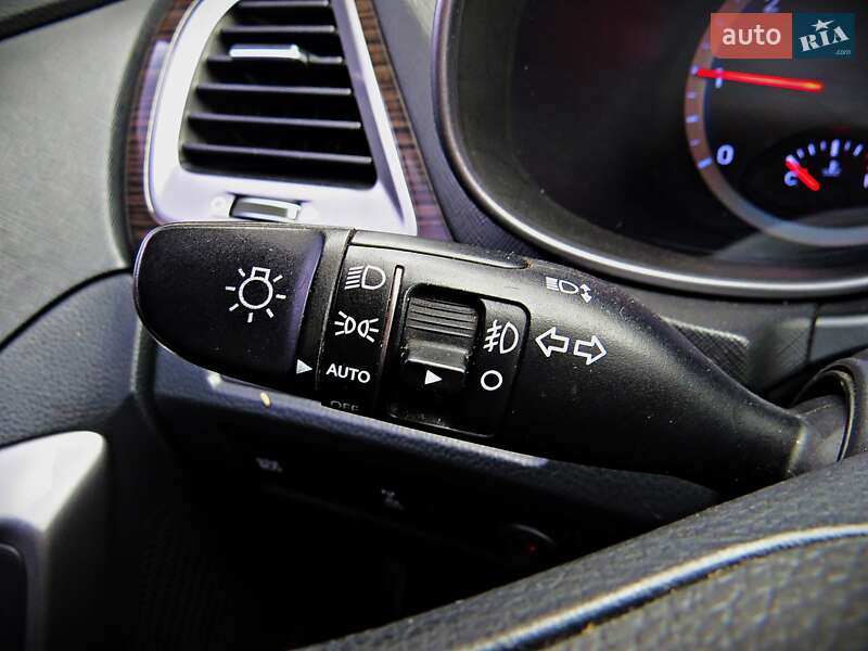 Внедорожник / Кроссовер Hyundai Santa FE 2012 в Черкассах