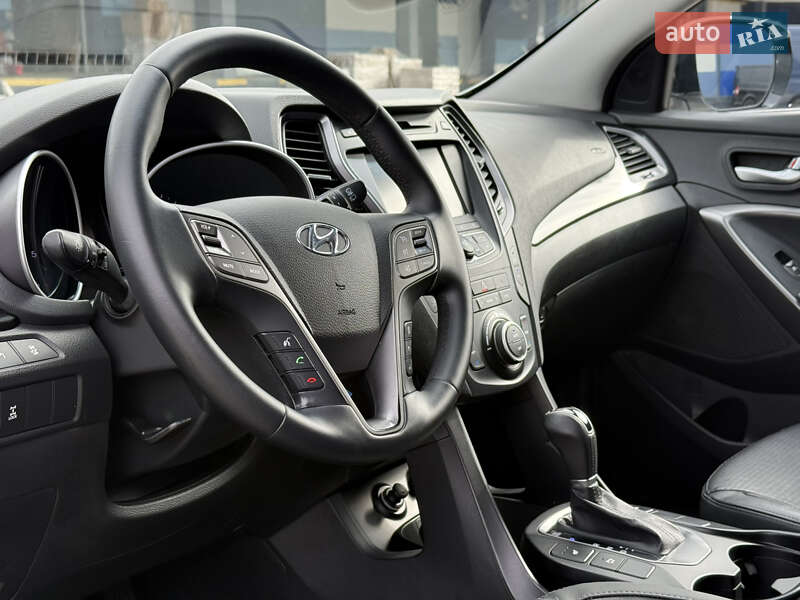 Внедорожник / Кроссовер Hyundai Santa FE 2014 в Ровно