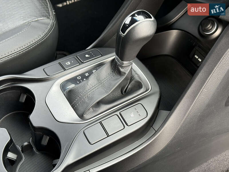Внедорожник / Кроссовер Hyundai Santa FE 2014 в Ровно
