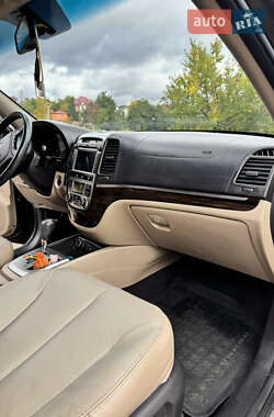 Внедорожник / Кроссовер Hyundai Santa FE 2011 в 