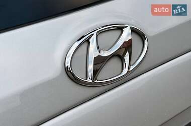 Внедорожник / Кроссовер Hyundai Santa FE 2009 в 