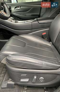 Внедорожник / Кроссовер Hyundai Santa FE 2021 в 