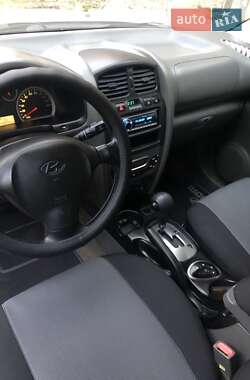 Позашляховик / Кросовер Hyundai Santa FE 2005 в 