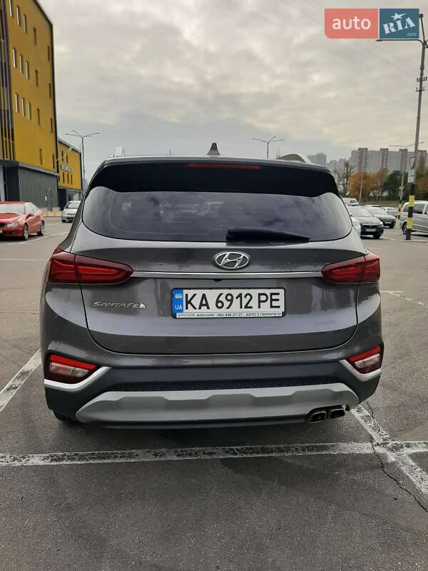 Внедорожник / Кроссовер Hyundai Santa FE 2019 в Киеве