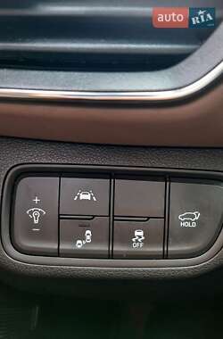 Внедорожник / Кроссовер Hyundai Santa FE 2019 в 