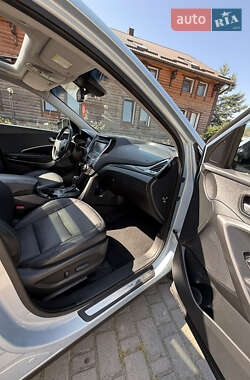 Внедорожник / Кроссовер Hyundai Santa FE 2012 в 