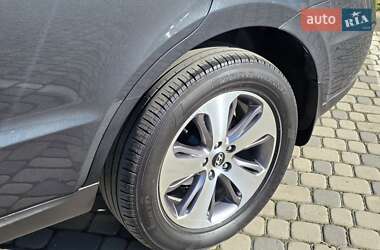 Внедорожник / Кроссовер Hyundai Santa FE 2012 в 
