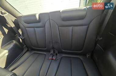 Внедорожник / Кроссовер Hyundai Santa FE 2012 в 