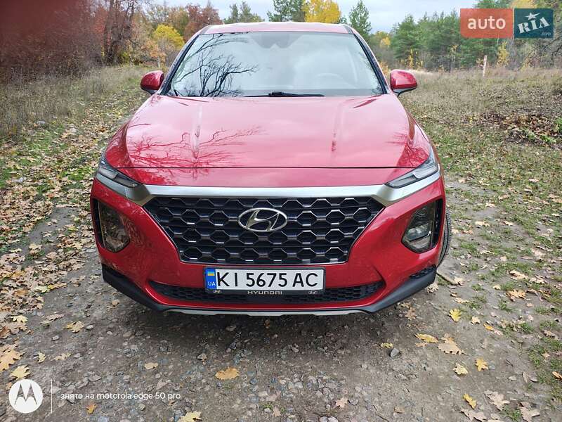 Внедорожник / Кроссовер Hyundai Santa FE 2019 в Ракитном