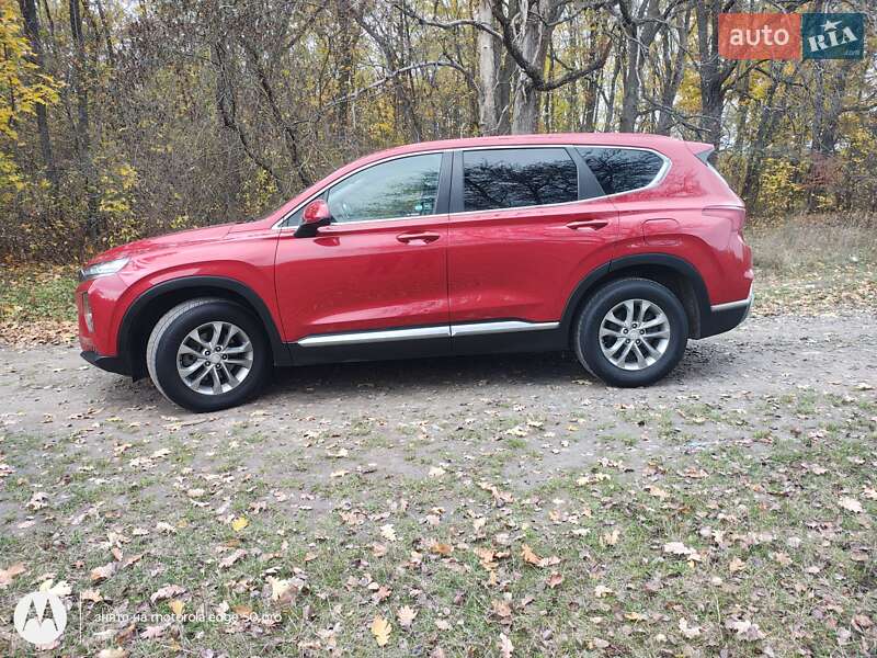 Внедорожник / Кроссовер Hyundai Santa FE 2019 в Ракитном