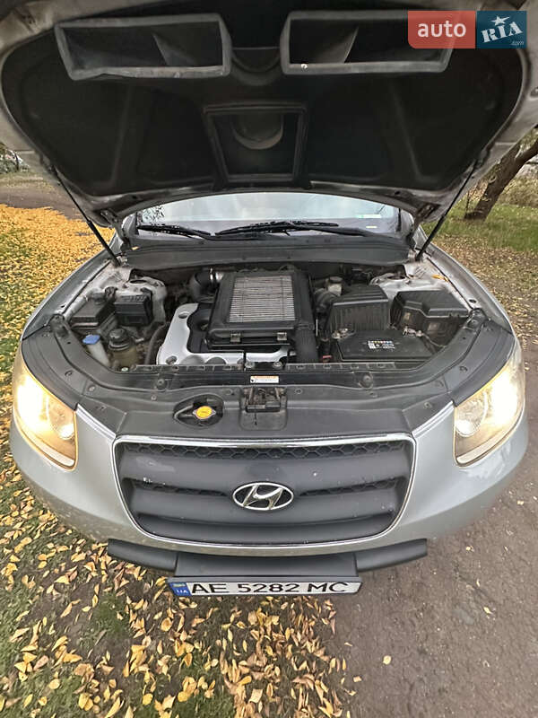 Внедорожник / Кроссовер Hyundai Santa FE 2006 в Кривом Роге