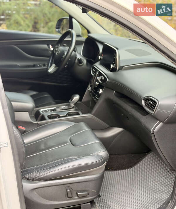 Внедорожник / Кроссовер Hyundai Santa FE 2018 в Киеве