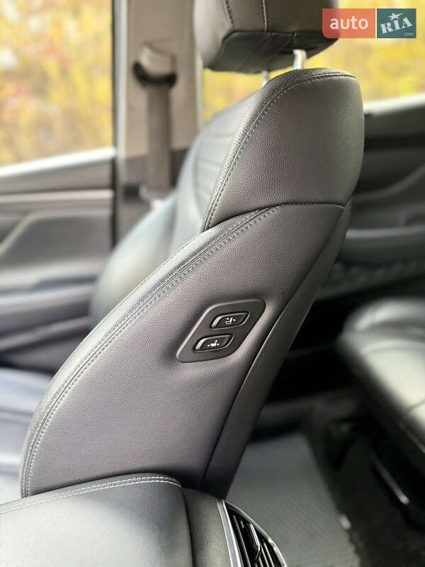 Внедорожник / Кроссовер Hyundai Santa FE 2018 в Киеве