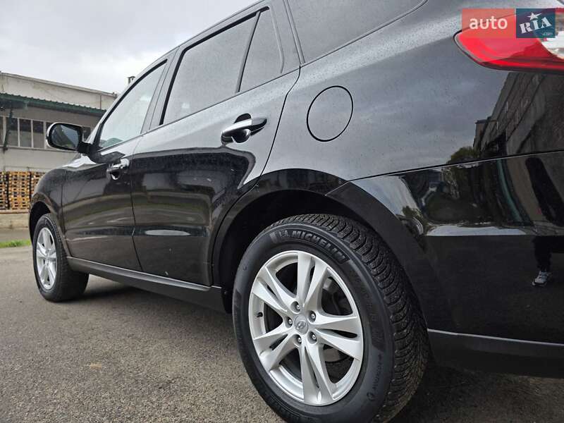 Внедорожник / Кроссовер Hyundai Santa FE 2011 в Луцке