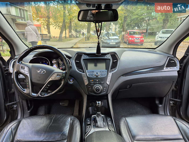 Позашляховик / Кросовер Hyundai Santa FE 2013 в Вараші