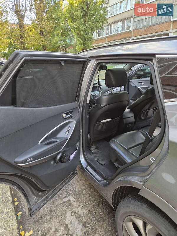 Позашляховик / Кросовер Hyundai Santa FE 2013 в Вараші