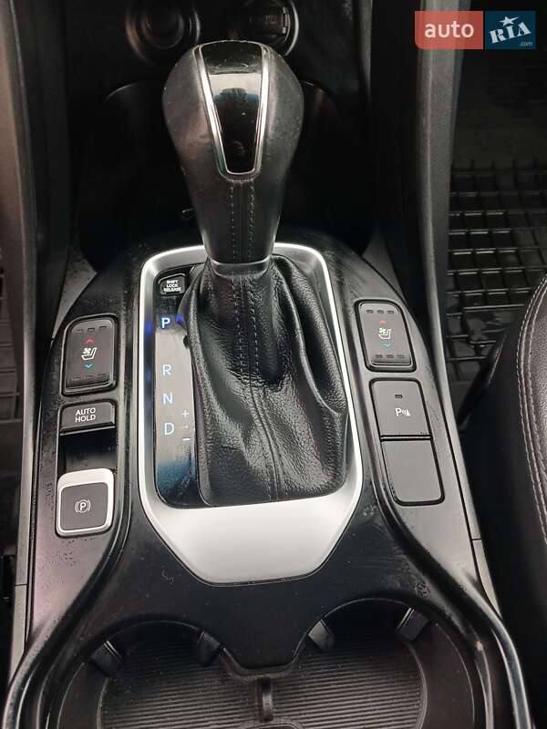 Позашляховик / Кросовер Hyundai Santa FE 2017 в Чорнобаї