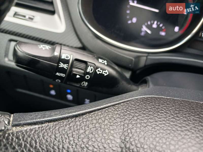 Позашляховик / Кросовер Hyundai Santa FE 2017 в Чорнобаї