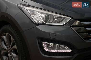 Внедорожник / Кроссовер Hyundai Santa FE 2015 в 